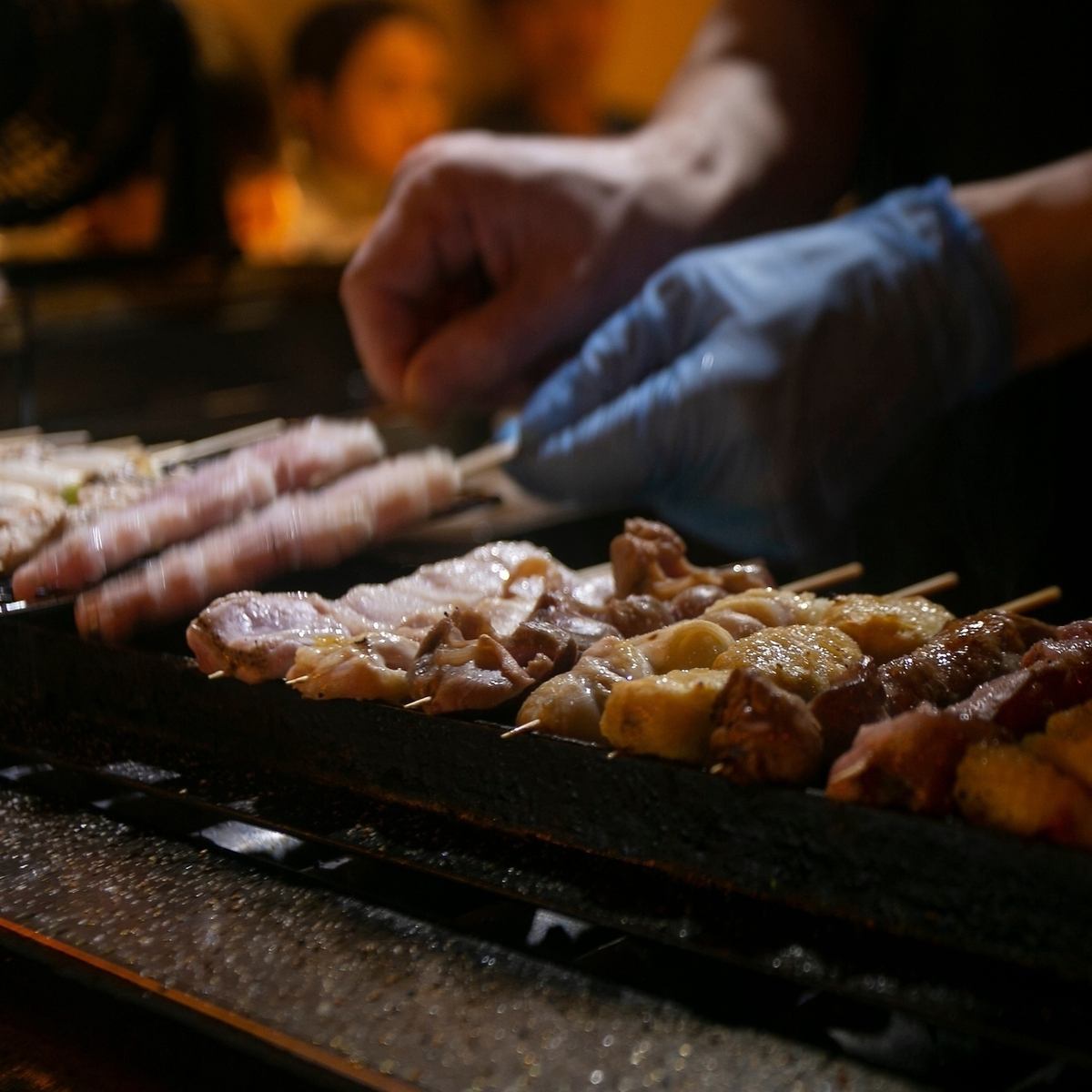 炭火で焼き上げる焼き鳥コースが2980円～