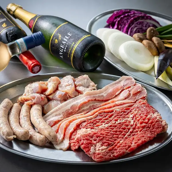 【Casual BBQ Plan】スタンダード飲み放題付！国産豚肩ロースと7種の旬野菜を楽しむ♪