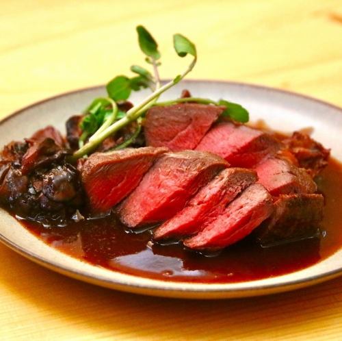 ◆◇Soft! Juicy! Yet Healthy! "Roasted Venison with Red Wine and Maitake Mushroom Sauce"◇◆