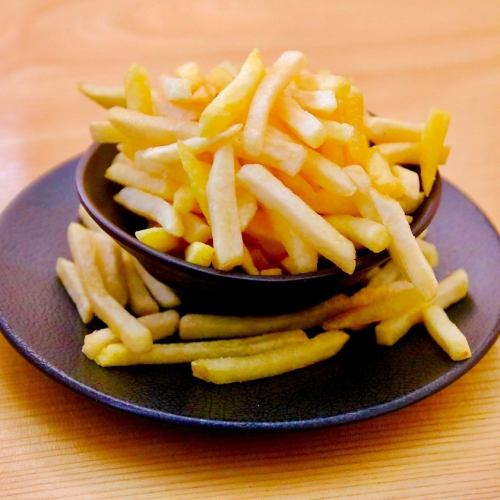 Heaping servings of garlic french fries