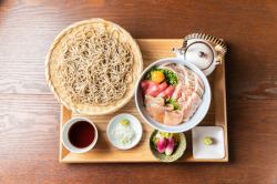 Chef's special seafood bowl set (Nihachi soba or Sanuki udon)