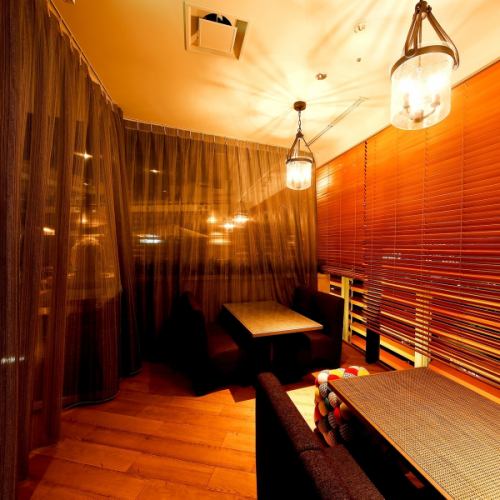 [Table seats on the window side] 2 to 4 people! You can enjoy the view of Umeda!