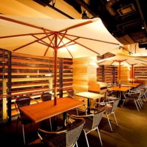 [Table seats] There are umbrellas in the store! A stylish atmosphere with a resort feeling like terrace seats ♪
