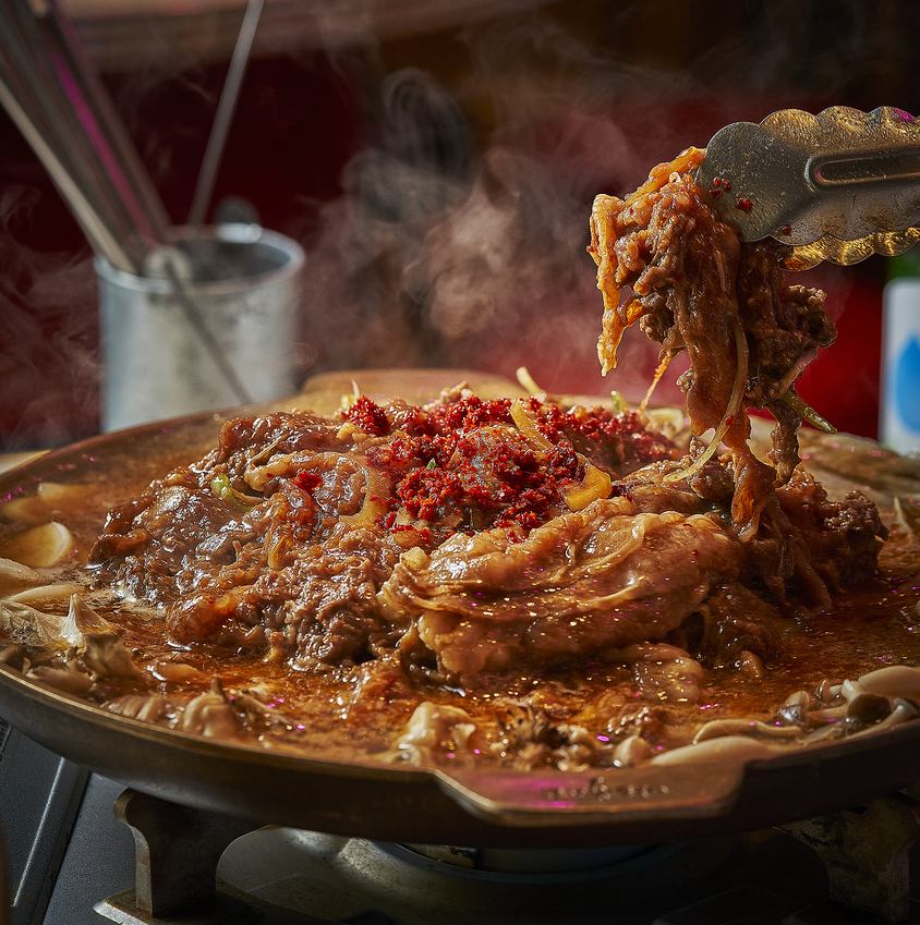本場韓国屋台料理が堪能でき、オシャレな店内で韓国旅行に来た気分が味わえます！