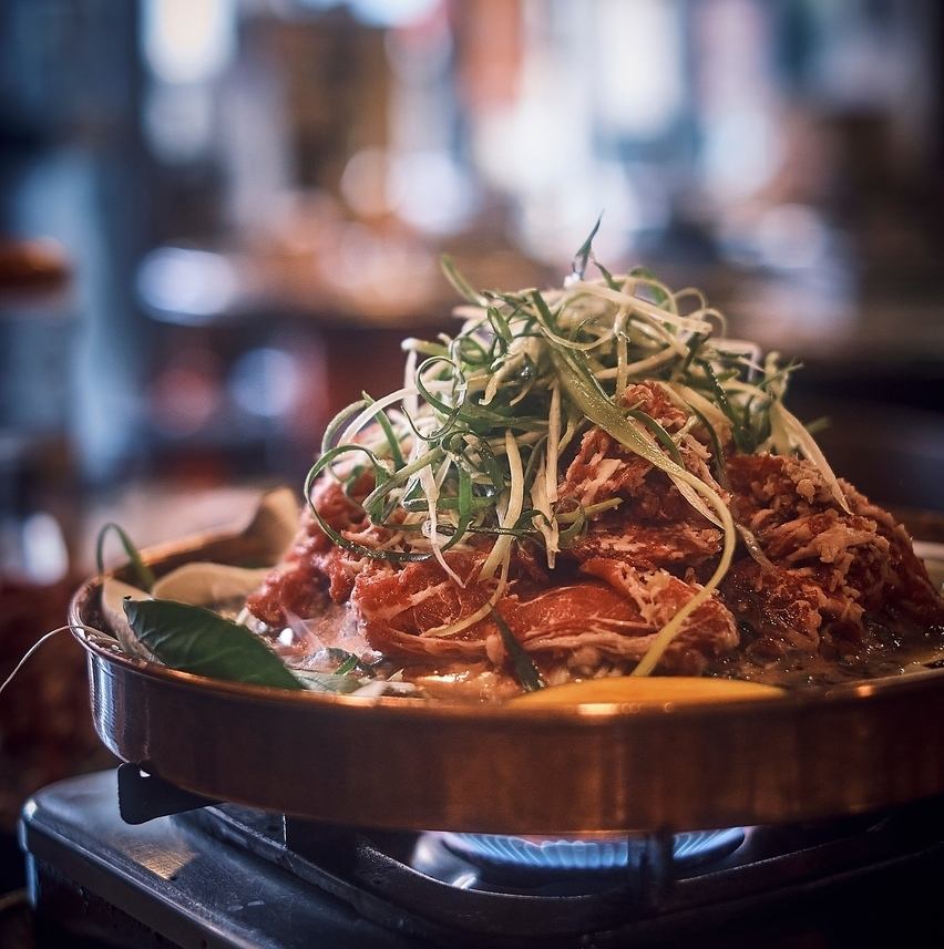 まずは当店のヒョンチャンプルコギをお楽しみください♪