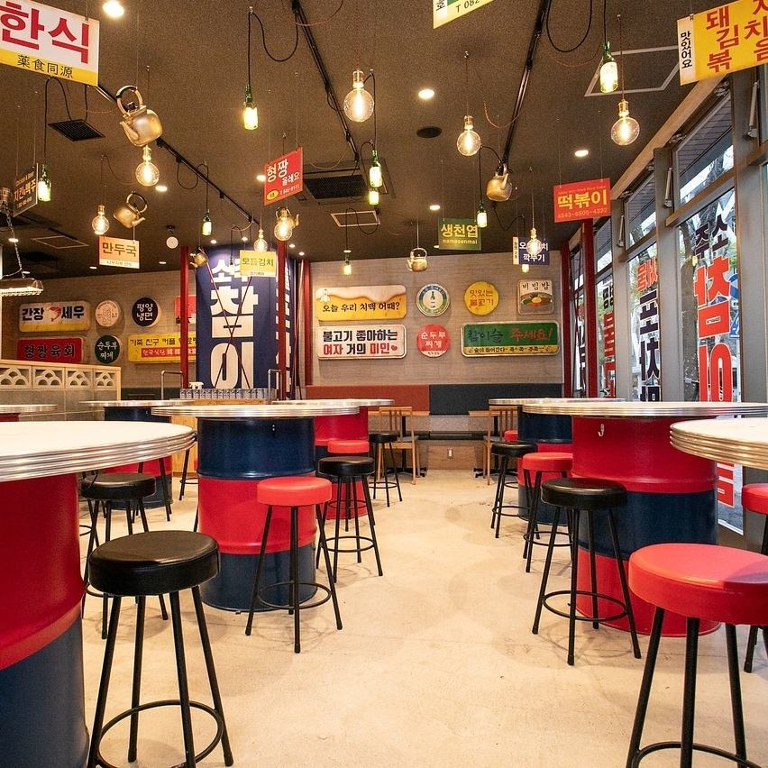 韓国風のおしゃれな店内です