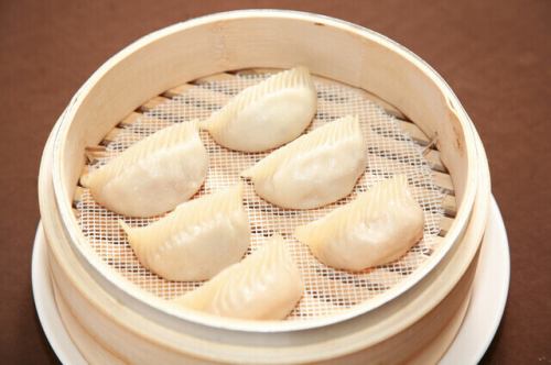 Shrimp steamed gyoza dumplings