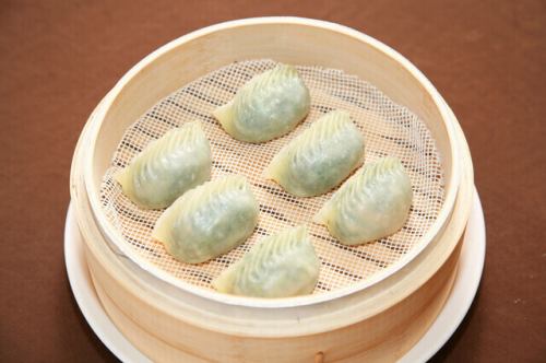 Steamed vegetable dumplings