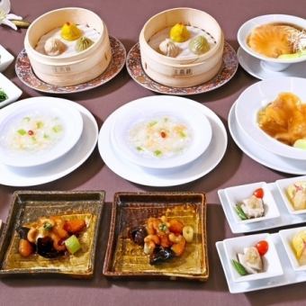 ●夏の桃花コース●6月1日～8月31日　夏の三色小籠包やメインの選べるフカヒレ料理を含む全7品