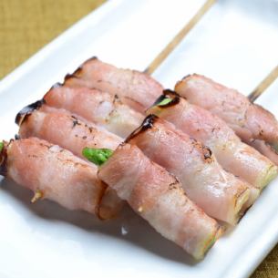 Asparagus bacon skewer