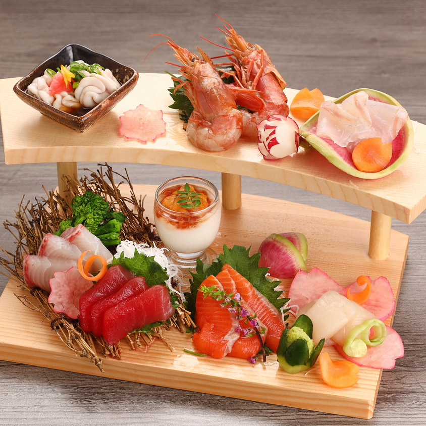 産地直送のお造りから創作料理まで豊富にメニューがございます。