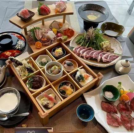 年末庆祝 120 分钟畅饮套餐，仅需 8000 日元