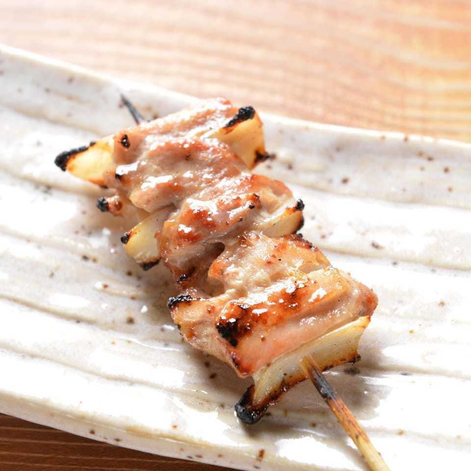 ブランド鶏を使用した炭火焼鳥をご堪能ください！