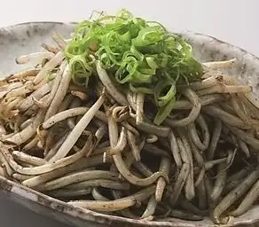 炭火が香る黒もやし