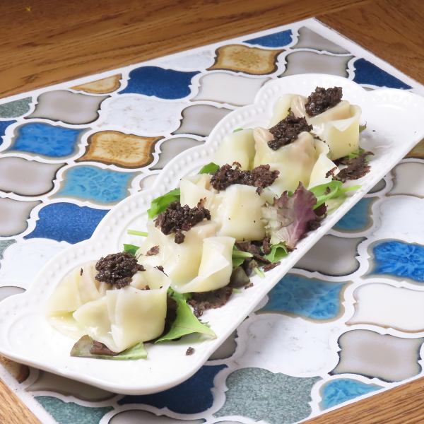 ・黒トリュフ香る冷製ワンタン