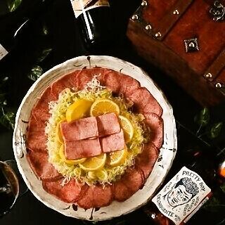名古屋駅からほど近い、ビルの一角に佇む、大人焼肉店。