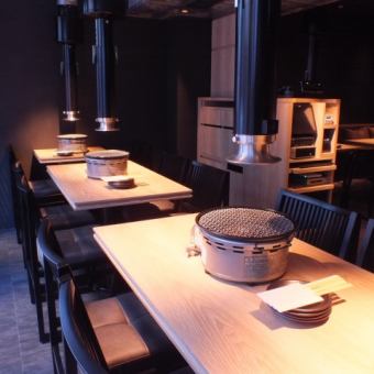Table seats reborn in a Japanese modern and fashionable atmosphere
