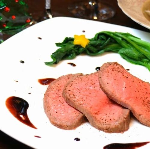 【お得なランチ】前菜やステーキ、デザートまで全5品が楽しめる充実のステーキランチ