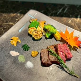 《ランチ》前菜やステーキ、デザートなどが楽しめる全5品4180円(税込)※現金のみとなります