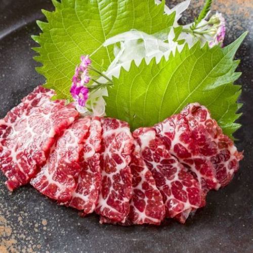 Carefully selected horsemeat sashimi