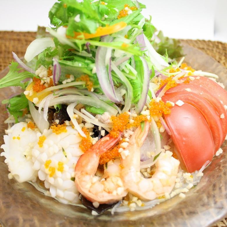 Vermicelli, shrimp, squid spicy salad