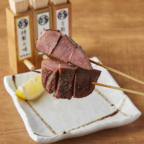 名物牛タン串に牛タンユッケ豊富な牛タンメニュー!!牛タン串はレア焼きでビジュアルも抜群。