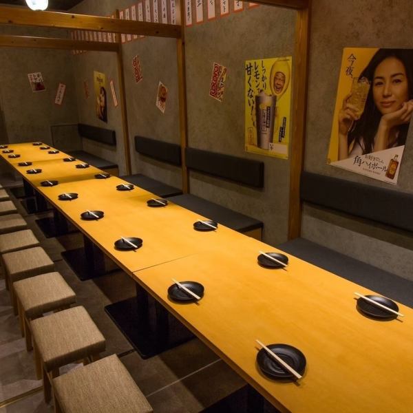 【天文館駅すぐにニューオープン◎完全個室あり】飲み会の前に99円のハイボールでサクッと一杯。ガッツリならオープン価格で食べ飲み放題4500→２４８０円(税込)。どんな使い方にも使いやすい激安酒場！総席数86席なのでお待たせすること無くご案内も可能！最大～34名様まで個室宴会可能です◎フロア貸切もご相談ください！