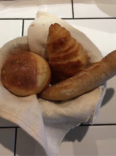 Assortment of 3 types of bread