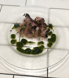 真鯛のカルパッチョ　白ワインと海苔のヴィネグレット