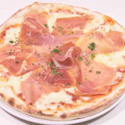 Spanish ham pizza
