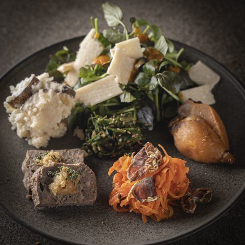 前菜盛り合わせ