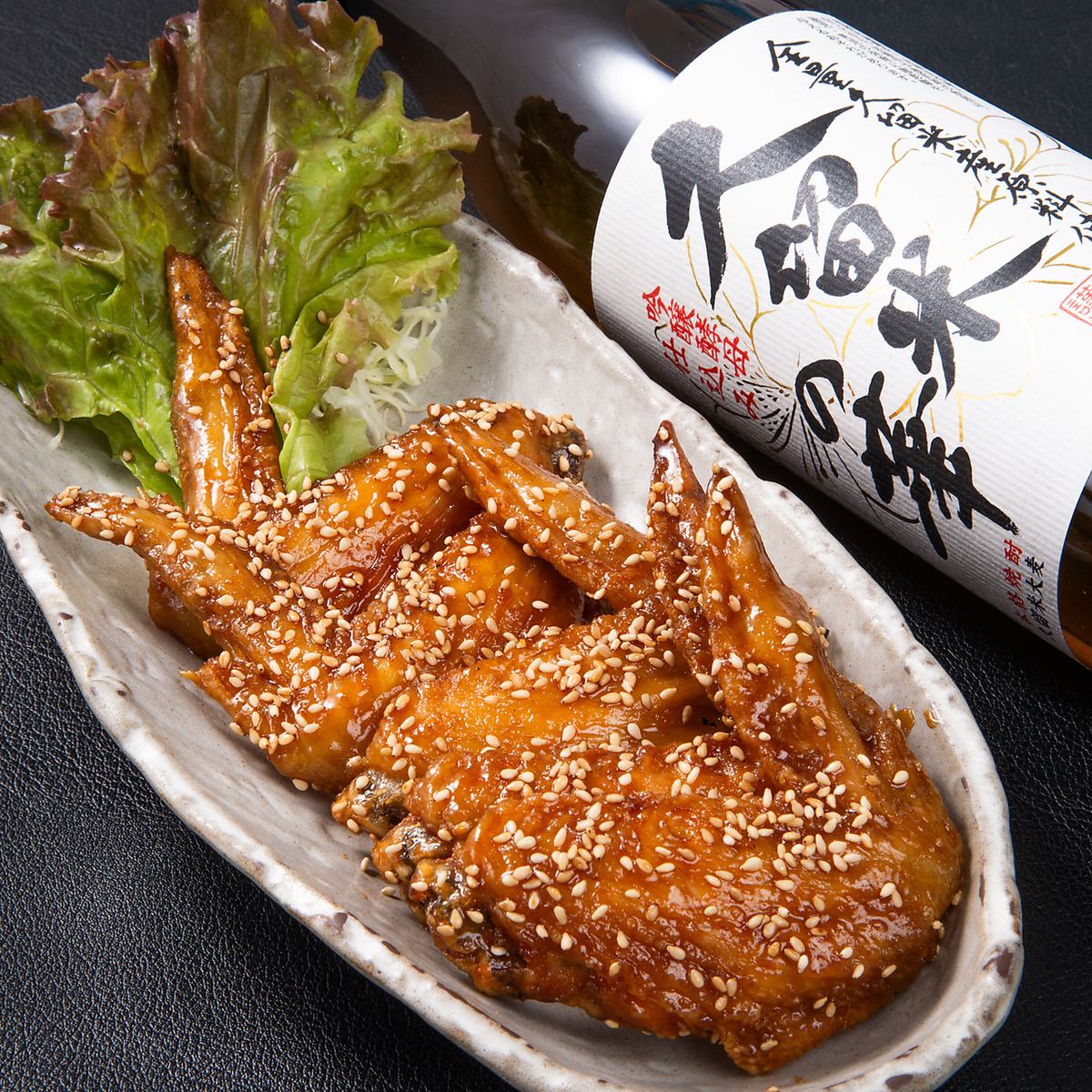 上質な豚肉使用の名物「骨付きカルビ」やベトナム料理もご用意!