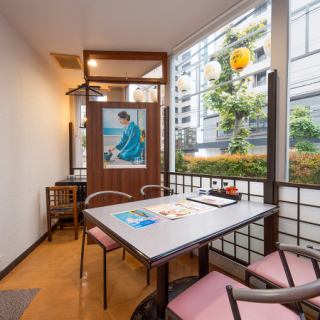 《ご家族利用から普段使いまで対応可能なテーブル席です◎》