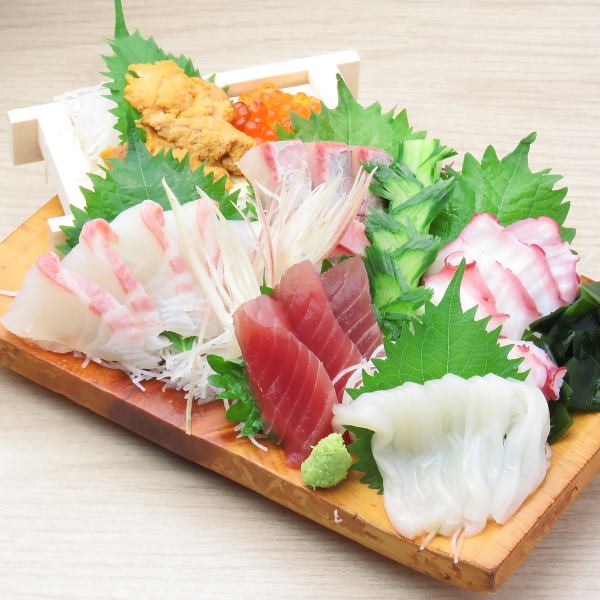 [Seasonal delicious seafood] Sashimi