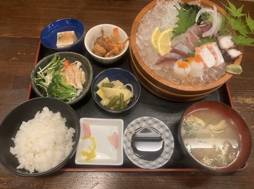 新鮮な魚介を使用☆心満たされるランチタイムを！