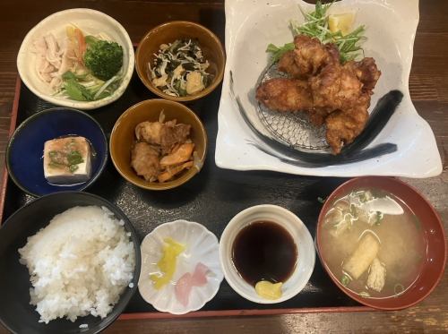 ボリューム満点☆充実した内容の定食セット！