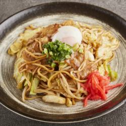 Warm egg sauce yakisoba