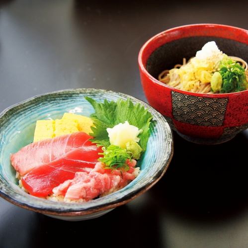 《温/冷》かけ蕎麦(小)と鮨セット