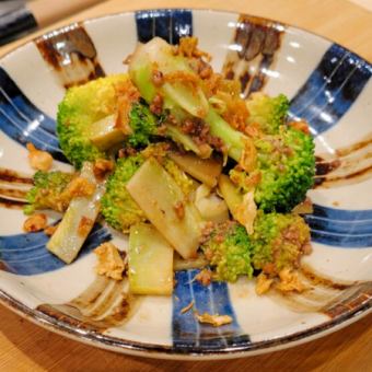 ブロッコリーのイカバター炒め