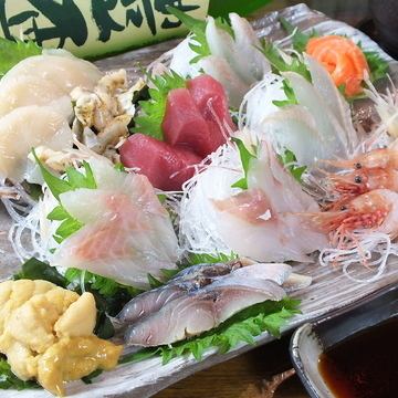 豪華食材をふんだんに使用した、特別コースをご用意しています。