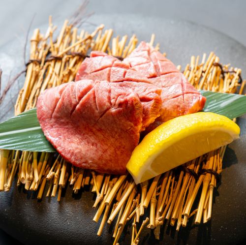 在 Nishiki BAR 享用黑毛和牛。