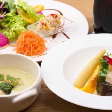 Lunch set with assorted drinks and salad (additional charges may apply depending on the menu)
