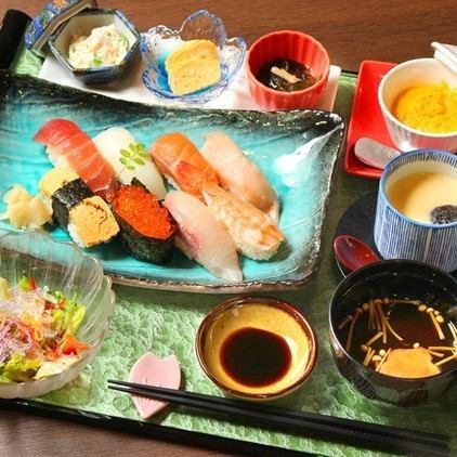 2019年10月开业！这是一家非常受欢迎的餐厅，您可以在那里享用正宗的日本料理！