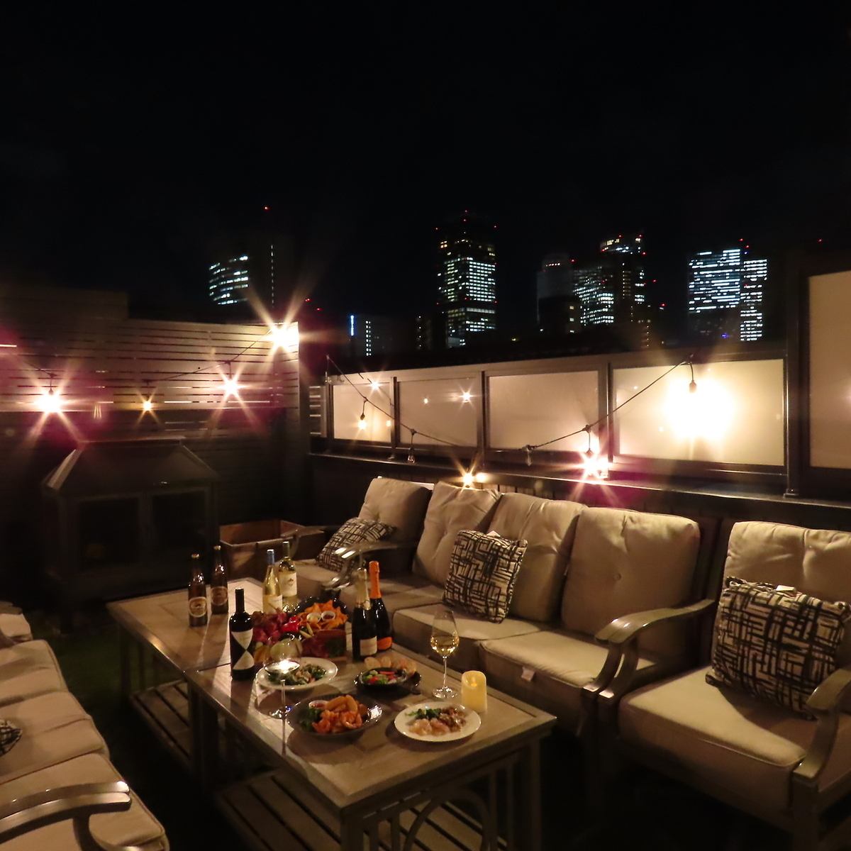 可欣賞名古屋站夜景的屋頂酒吧