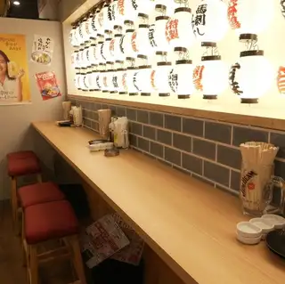 会社帰りにお一人でのご利用や、少人数で二軒目でのご利用などお気軽にお越しいただけます。明るく活気のあるお店づくりをして皆様のご来店を心よりおまちしております◎