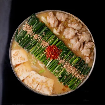 [2025 Year-End Party] Hot Pot in Shinjuku! This popular hot pot, featuring carefully crafted broth and plump offal, is part of our banquet course.