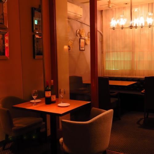 2楼是安静且大人的空间“Meieki the Lounge”♪♪私人聚会、女生之夜、团体聚会等，可用于多种用途◎