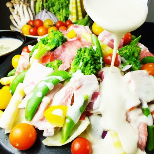 {Perfect for girls' nights and get-togethers◎} Aoki Shoten's special course ☆ [Seasonal vegetables and Mikawa Mochi Pork Iron Plate Bagna Cauda Course]