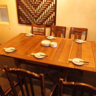 Table seats on the first floor★Can accommodate up to 6 people!! Spacious and relaxing!!
