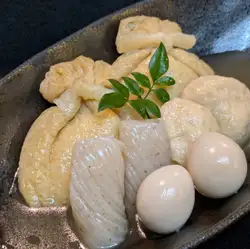 关东煮风味料理，配虾饺和麻糬